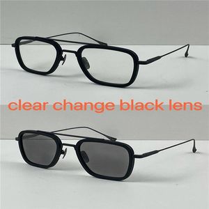 Die Farben der Pochromic-Sonnenbrillengläser änderten sich im Sonnenschein von kristallklar zu dunklem Design. 006 quadratische Rahmen im beliebten Vintage-Stil270c