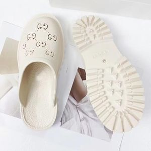 Summer luxury Sandals Designer slippers women Flip flops Slipper Fashion Genuine Leather slides Metal Chain Ladies Casual shoes G6392