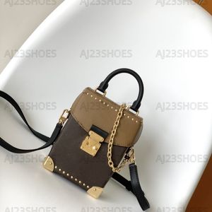 Pudełko aparatu M82465 Kobiet Designer Torba Crossbody Luksusowa mini klapa z górnym torbą łańcucha rączki metalowe zakręty i kołki torebki crossbody torebka mody