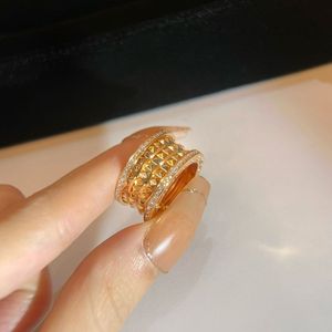 Anel de strass com rebite de prata esterlina 925 de alta qualidade para mulheres anel charmoso top qualtiy amplo