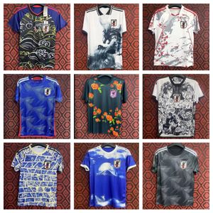 Maglie da calcio giapponesi 2023 2024 ATOM TSUBASA KUBO TANAKA DOAN ENDO MINAMIHO KAMADA KYOGO TOMIYASU ITO UEDA Squadra nazionale 22 23 24 uomini di calcio