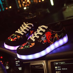 Athletic Outdoor Size 2742 USB Charger Glowing Sneakers Children Led Casual Shoes Boys tofflor Lysande flickor andas 231219