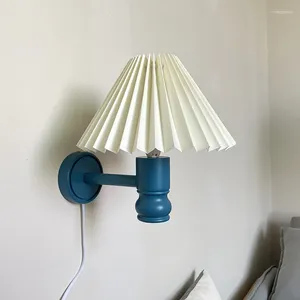 Lampa ścienna nordycka sypialnia nocna nowoczesna kreatywna salon tło amerykańskie retro siatkę na czerwono -plisowane lampy