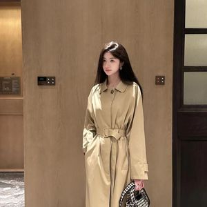 Designer High Quality 2024 New Hot Long Trench Coats Fashion Checkered Print Long Sleeve Belt Lapel Neck Trench Coats