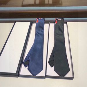 Tasarımcılar Moda Erkekler Kravat Lüks İpek Boyun Bağları Örme Katı Hayvanlar Tasarımcı Kravat Manuel İşlemeli G Marka Cravate Hediye Kutusu