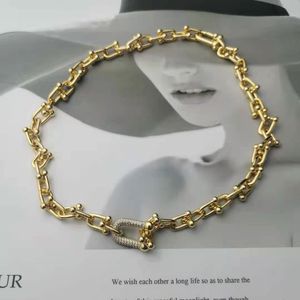 Collana di design per uomo e donna Europa America Moda rame Collana con ciondolo con ciondolo Cuba Bracciale con diamanti Festa di nozze Regali di San Valentino