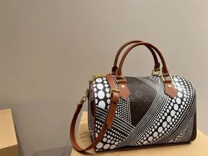 Klasik dama tahtası kontrast çanta kadınlar deri crossbody omuz çantaları haberci çantalar grafiti kahverengi harfler crossbody çantalar kadın yastık kılıfları