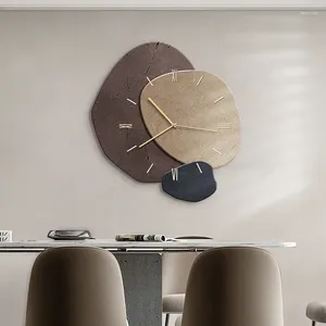 Zegary ścienne 2023 Przybysze dekorację salonu nowoczesne proste ciche kreatywne znaczenie powodzenia w domu wiszące