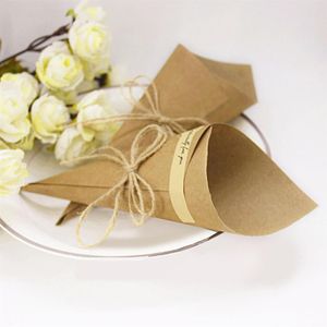 Behogar 100 pezzi Retro coni di carta Kraft Bouquet Sacchetti di caramelle Scatole Regali per feste di nozze Imballaggio con corde Etichetta277s