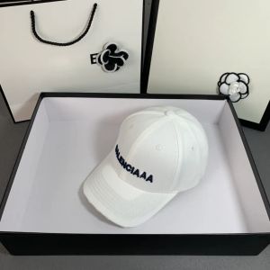 Sportowy projektant czapki baseballowe Kobiety do dziury Casquette Outdoor Sunshade ciepło litera haft 3D CAP modny i wysokiej jakości regulowana czapka karejka