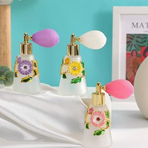 60pcs 50ML/1.7oz Pink Daisy Decorative Frosted Glass Airbag Spray Perfume Bottle Vintage Empty Refillable Essential Oils Atomizer Bottle