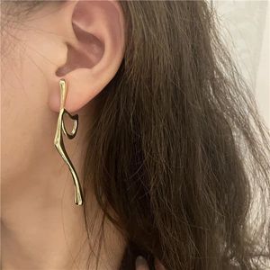 Серьги-гвоздики, трендовые, креативные, сексуальные, индивидуальные, с металлическим пирсингом нерегулярной линии для женщин, европейские специальные украшения для ушей в стиле хай-хоп