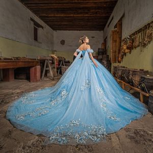Lyxpärlor himmelblå quinceanera klänningar spetsapplikation med kappa utanför axeln söt 16 klänning vestido de 15 anos prom klänningar