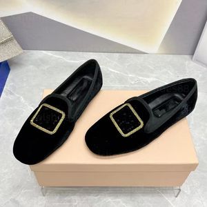 Bale Daireler Tasarımcı Ayakkabı Terlik Terlikleri Loafers Bayan Balerin Düz Pompalar Siyah Yuvarlak Toe Katırları Slaytlar Yay Yumuşak Mokasinler Terlik Düşük Topuk Ayakkabıları