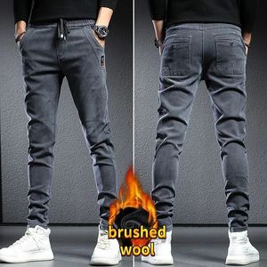 Męskie dżinsy Autumn Winter Worbgy Man Brushed Grunts Wełna Plush Cowboy Black Korean Designer Clothing Cargos Strlim 231218