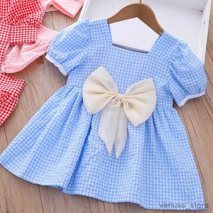 Flickans klänningar Girls Summer Dress 2023 New Little Girl Korean Style Bow Kids Plaid Princess Dress Toddler Girl Clothes
