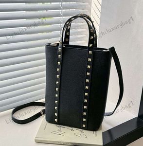 New Designer Black Rivet Tote Fashion Crossbody Bag Handbags Women Shoulder Bag Luxury Leather Bag Classic Female Purse Shopping Bag Evening Bag 231218