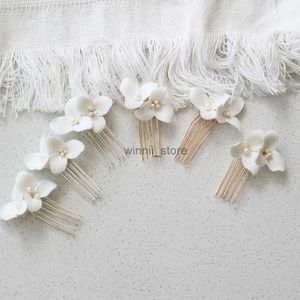 Tiaras Slbridal Handmade Ceramic Flower Freshwater Pearls Bridal Hair Comb Pin Wedding Hair Sticker Accessories女性ヘアジュエリー231120