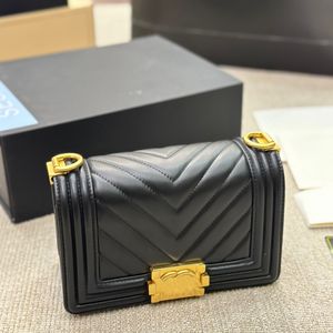 Luxury Fashion Designer Shoulder Bags Women Famous Paris Serie Number 23s New Black Gold Buckle Flip Bag Classic High Quality äkta Leather V Stripe Crossbody Bag