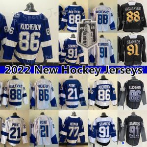 Jersey ad hockey 2023 Stanley Cup Finały 86 Nikita Kucherov 77 Victor Hedman 21 Brayden Point 91 Steven Stamkos 88 Vasilevskiy Show Logo na 97