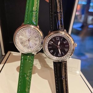 Модные брендовые наручные часы для женщин и девочек с бриллиантовым цветочным циферблатом, кожаный ремешок, роскошные кварцевые часы с логотипом CC CHA 87