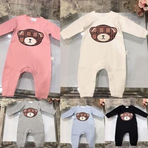 Baby rompers designer pojkar flickor jumpsuits nyfödda spädbarn barn vår höstkläder bokstav söt björn tryckt bomullsbarn kläder 68im#