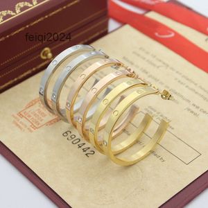 Cerchio classico Designer Hoop Fashion Love per le donne Gioielli in oro 18 carati con placcatura in acciaio inossidabile di alta qualità