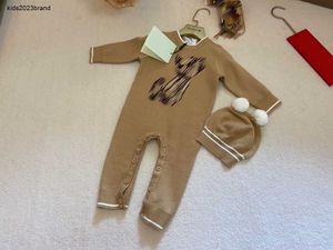 New kids jumpsuits designer infant bodysuit Size 53-90 born baby Knitted suit onesie and White fur ball decoration hat Dec10