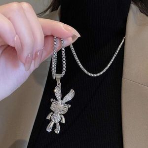 Titanium Steel Rabbit Necklace Sweater Chain Women's Long Style Accessories 2023 Ny High End mångsidig hänge