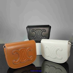 Topeiro de atacado Original Celins's Sags Online Shop Shop Factory Outlet Tote para venda 2023 Inverno New Leather Saddle Bag Trend com logotipo real