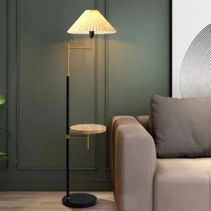 Lampy podłogowe lampa LED sypialnia salon prosta nowoczesna, ciepła kreatywna nocna obok sofy.