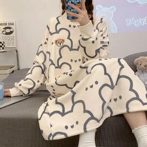 Kvinnors sömnkläder Kvinnor Sleep Dress Kvinnlig fleece Söt tryck Lång nattklänning Tecknad Pajama 2024 Vinter Lady Plus Size Clothing Casual