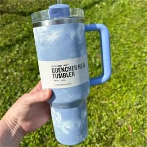 40oz Tumblers Quencher H2.0 Logo Pink Blue Tie Dye 40oz muggar med silikonhandtag isolerade tumlers lock Straw rostfritt stål kaffetermos wisteria cup