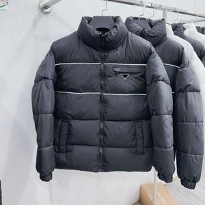 Luxury Mens Jacket Coat Designer Metal Triangle Letters Clother Puffer Cotton Down Parkas Waterproof Winter For Mane Women Jackor Windbreaker Outwears Varma rockar