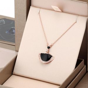Women Pendant Necklaces Classic Three Styles Womens Fashion Jewelry with Box269i
