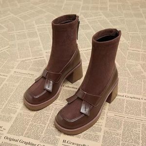 Stivali Marrone Stivaletti con plateau 2024 Autunno Inverno Pelliccia scamosciata Breve Donna Moda Bowknot Tacchi alti Botas De Mujer 231219