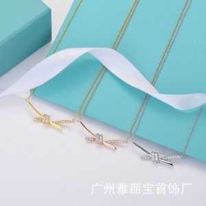Designer's nya knutmärke halsband kvinnlig GU Ailing samma stil 18K plätering True Gold Bowknot Collar Chain Exquisite Temperament