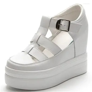 Sandálias 11cm de altura aumentando sapatos casuais femininos couro genuíno toe-cap exterior estilo romano oco de sola grossa