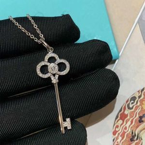 Designer Brand Crown Key Necklace 925 Sterling Silver Placed 18k Gold Heart Iris Full Diamond Small Stain