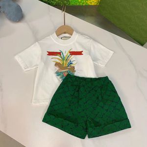 Set di abbigliamento di marca di lusso T-shirt estiva di design di alta qualità per bambini 2 pezzi T-shirt a maniche corte per cartoni animati di abbigliamento festival