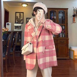 Kvinnors kostymer 2023 Autumn and Winter Women Coat Pink Plaid Woolen Suit Jacket High-End Sense Elegant Fashionable Loose Casual Blazer Tops