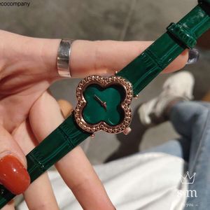 Diamond Fourleaf Clover VA Luxury Alhambra Wristwatch Vanly Women Fashion Watch Cleefly Vintage High utseende Fashionabla Light Waterproof Womens W 7HRP