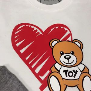 ファッション男の子の夏のTシャツコットンキッズ半袖シャツ子供Tシャツターンダウンカラーボーイカジュアルシャツ新しいブランドシャツ