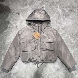 Miui Miui Puffer Jacket Mm Home 23 Autumn/Winter New Workwear Style Gray Down Letter Decoration Fashion Short Coat’s Women’s