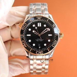 Mens Luxurys Spor Otomatik Omegwatches Klasik Seahorse Serisi Dalış Boys'un Otomatik Mekanik Saati İş Erkekleri Geri Şeffaf