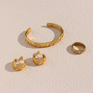 Zestawy biżuterii ślubnej 2023 Klasyczne zabytkowe kobiety złota platowane zbiór Chunky Ending Pierścienie kolczykowe Indie Dubai Akcesoria 231219