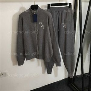 Schweißanzüge für Frauen Trailsuit Designer Damenkleidung Langarmer Stand-up-Kragenjacke Jogginghose Mode gestrickt zweiteilig Set Sweatsuits