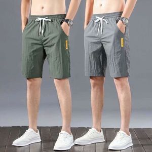 Pantaloni casual in seta di ghiaccio per uomo Pantaloni larghi dritti 5/3 centrali Pantaloni ad asciugatura rapida Elastico Elastico in vita Pantaloncini sportivi 5/4