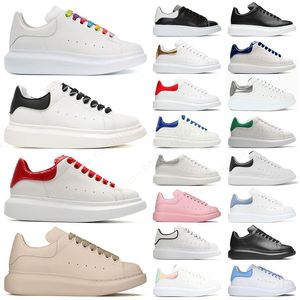 2024 New Womens Mens Leather White Shoes Platform Sneakers Flat Casual Party Wedding Shoes Suede Sports Sneaker Oversized Black and White Grey Loafers Trainers