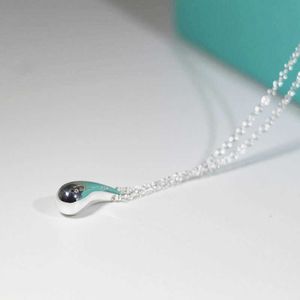 Designermärke TIFFAYS Waterdrop Sterling Silver Necklace With Light Luxury and Small Design Sense Pendant Chain Mesh Red Precision Edition Word Printing